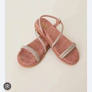 NWT BTB Los Angeles Sandals